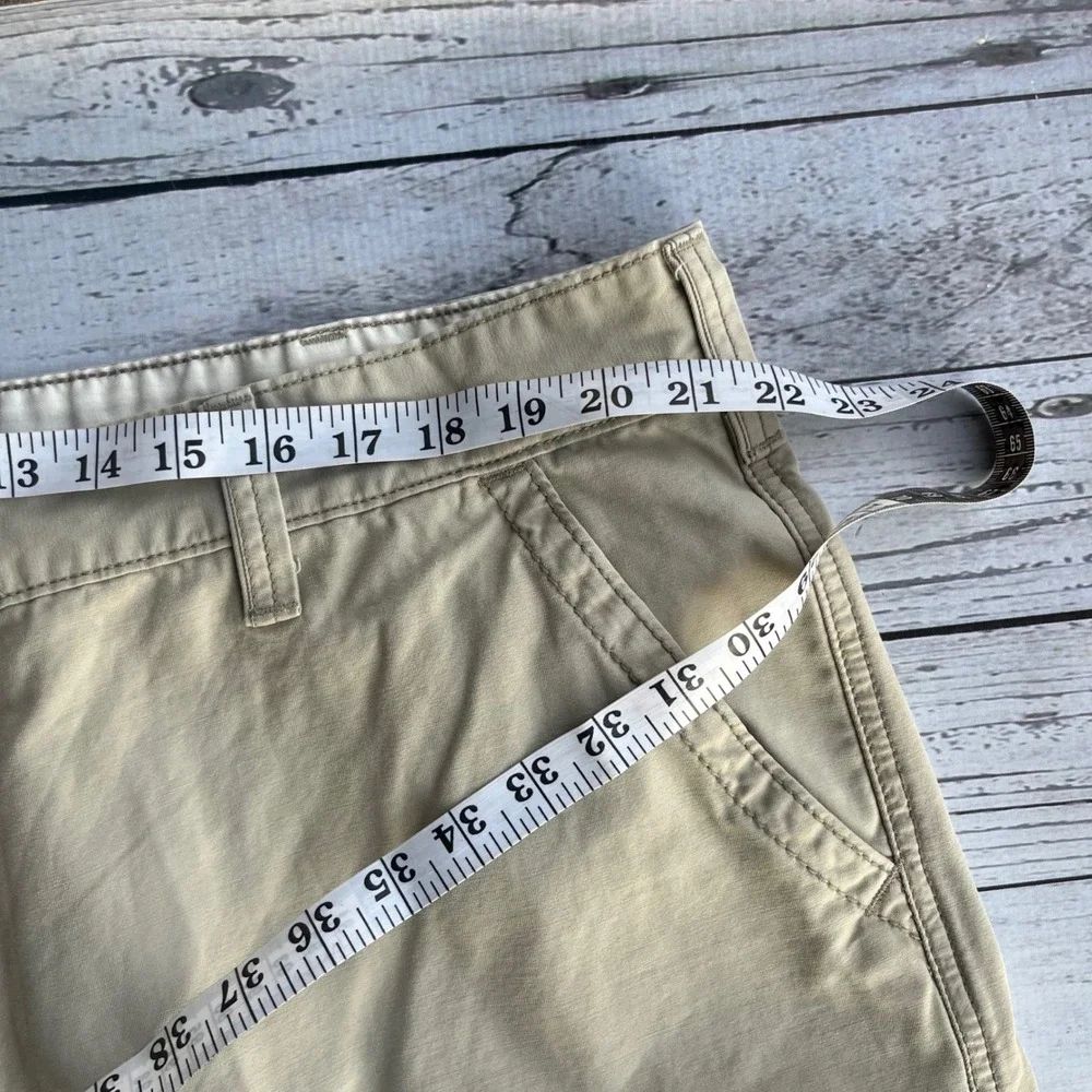 Levis Mens‎ Tan Khaki Cotton Cargo Shorts Size 42 Hiking Gorpcore Outdoor Work